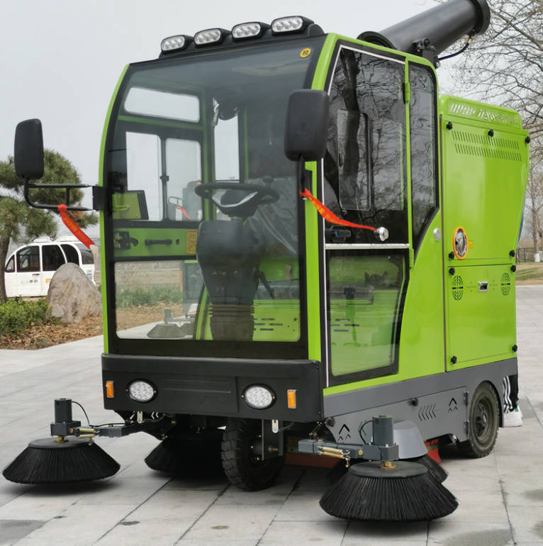 松江道路清洁广泛应用电动环卫清扫车